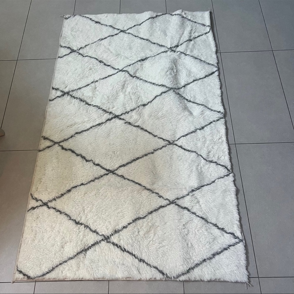 Moroccan Diamond Plush Rug